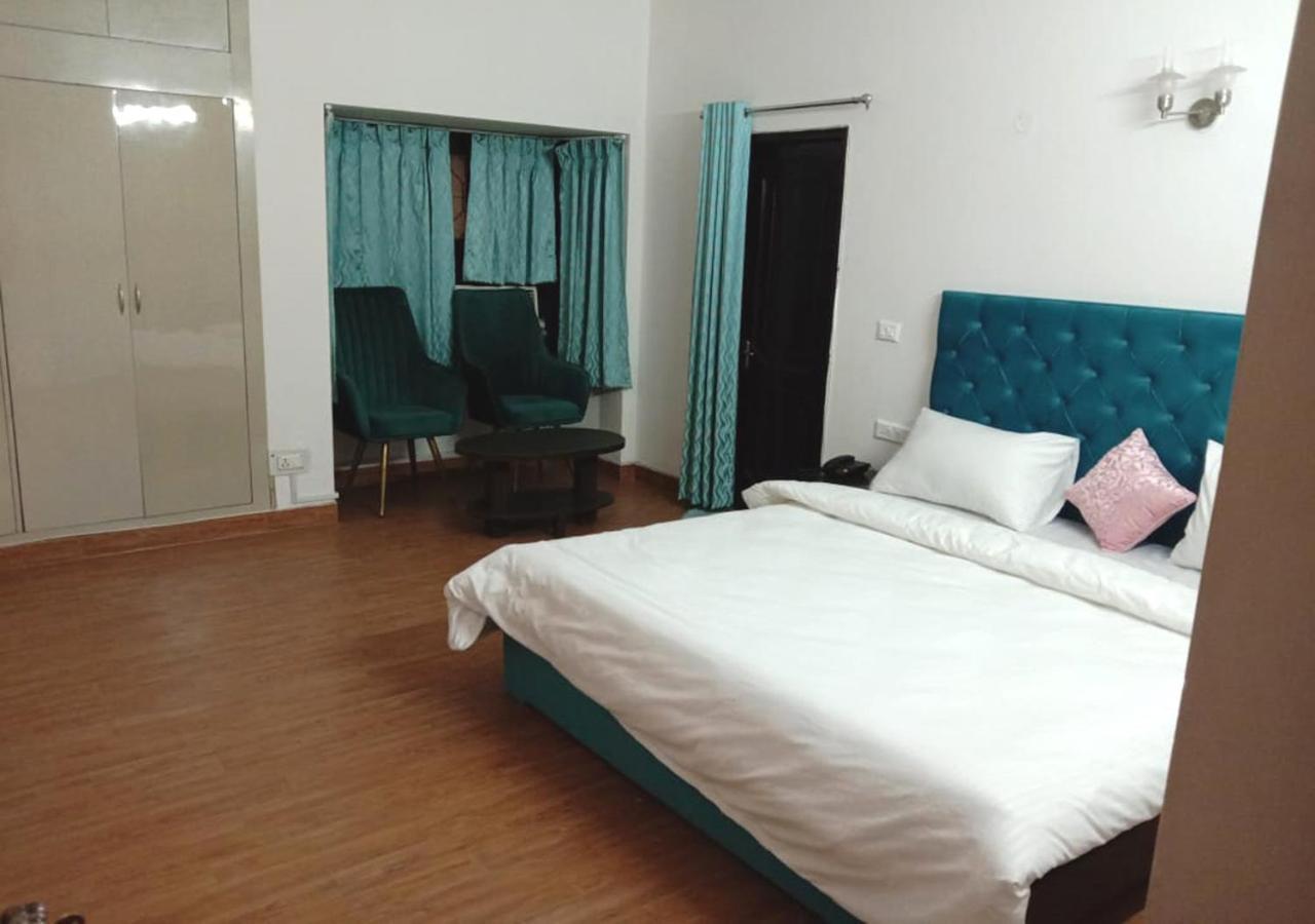 Jay Ally - Boutique Hotel Нью-Дели Экстерьер фото