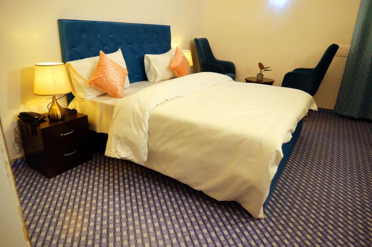 Jay Ally - Boutique Hotel Нью-Дели Экстерьер фото